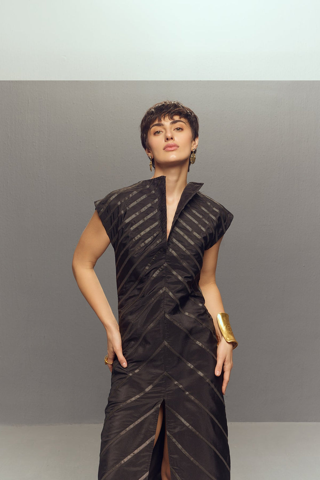 BLACK RIPPLE DRESS