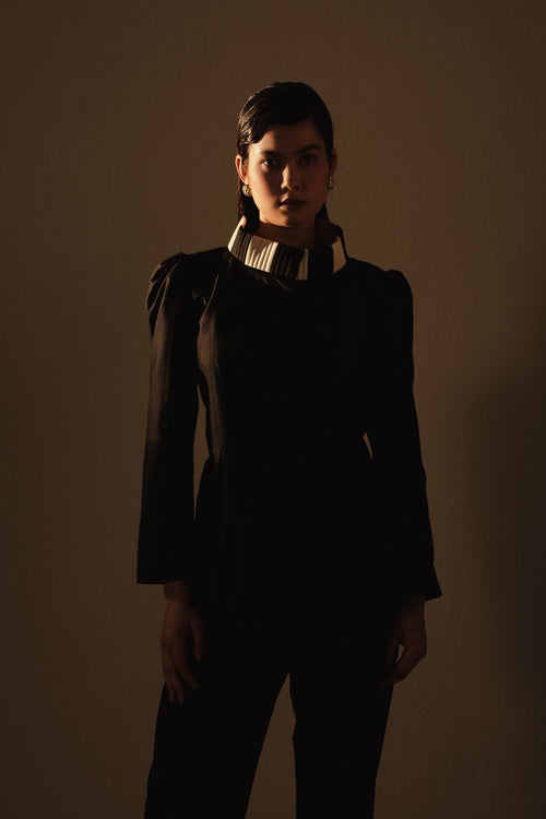 BLACK SILK PLEAT JACKET