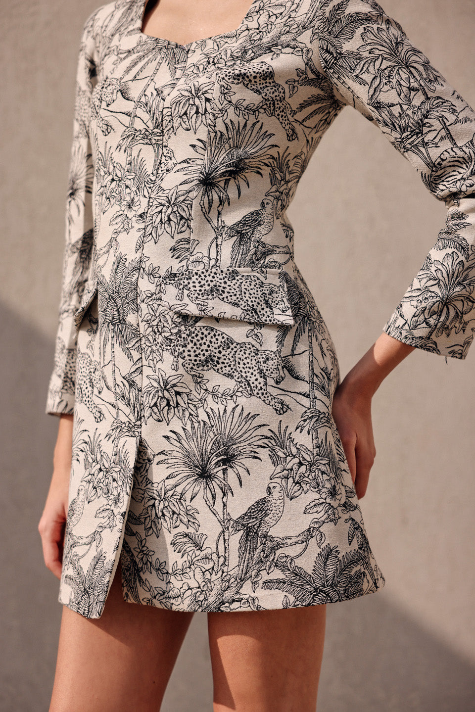 Archive beige black shift dress