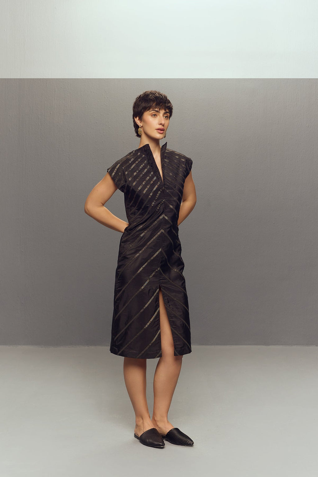 BLACK RIPPLE DRESS
