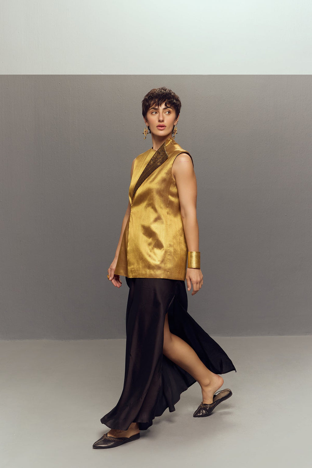 GOLD BUCKLE JACKET