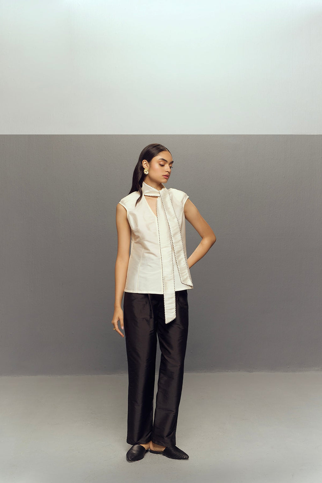 WHITE BOW TOP SET